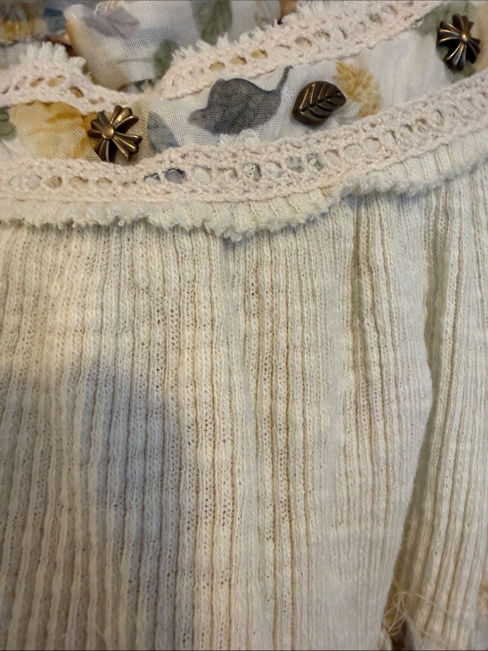 POL Floral Peasant Blouse in Cream and Yellow - Picture 9 of 16